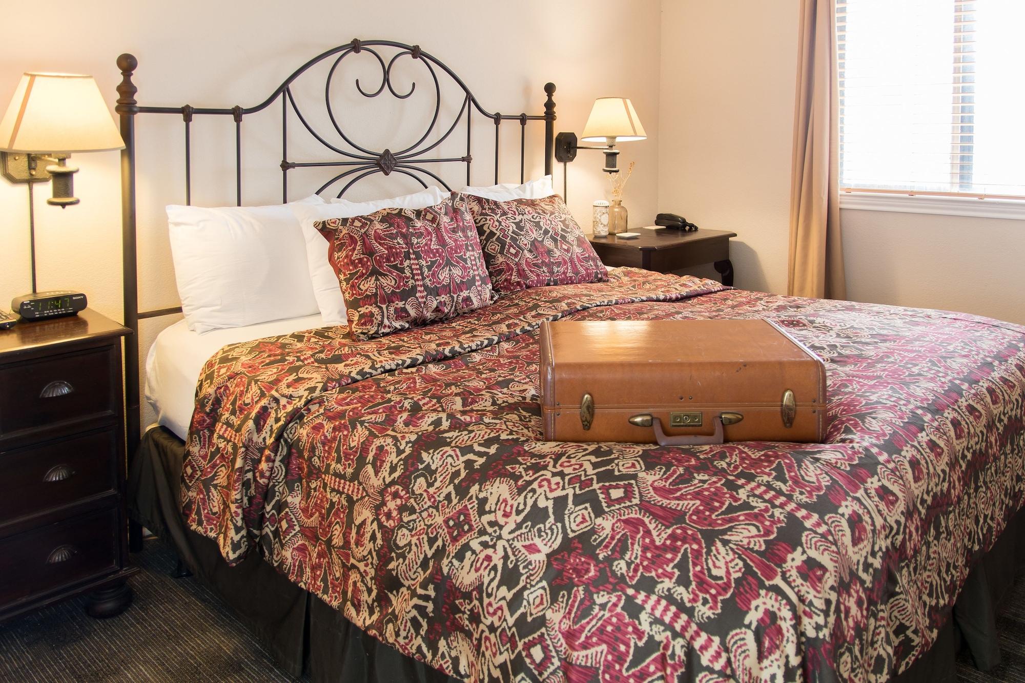 Vineyard Court Designer 3*