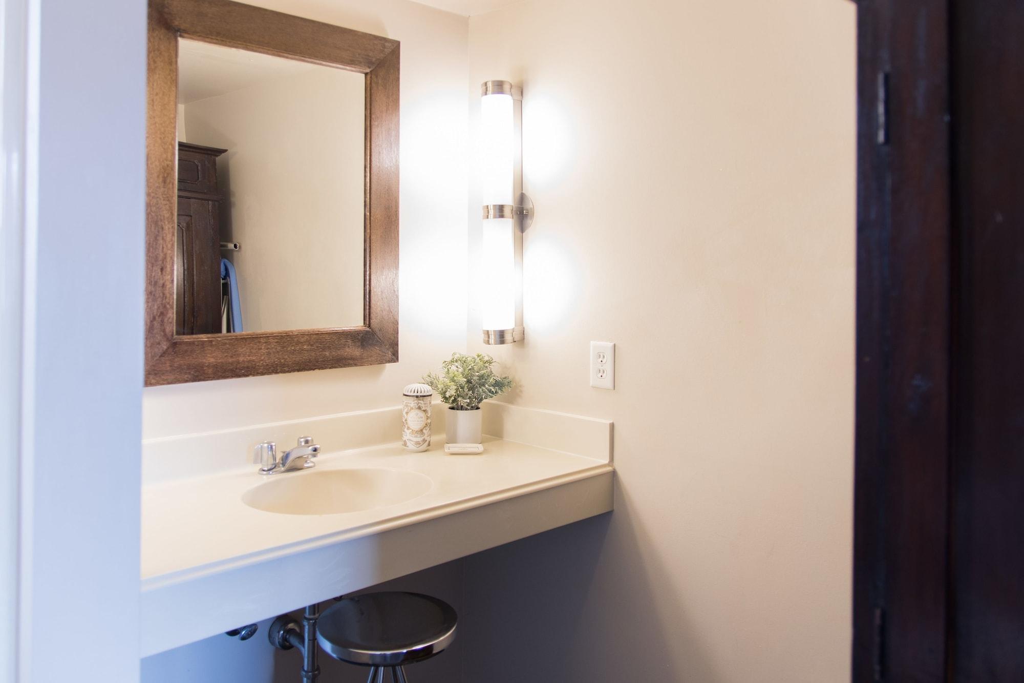 Vineyard Court Designer Hotel