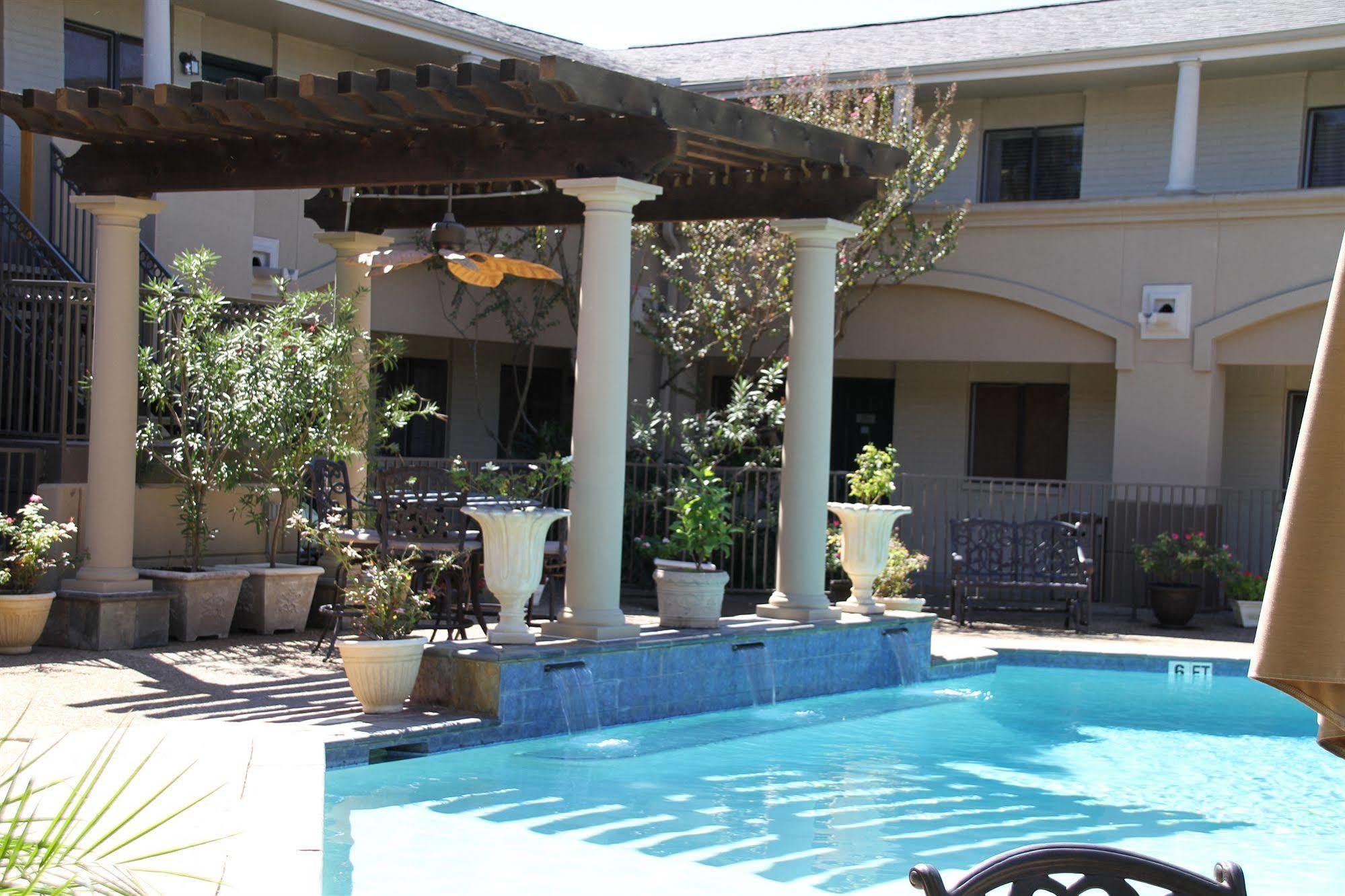 Vineyard Court Designer Hotel