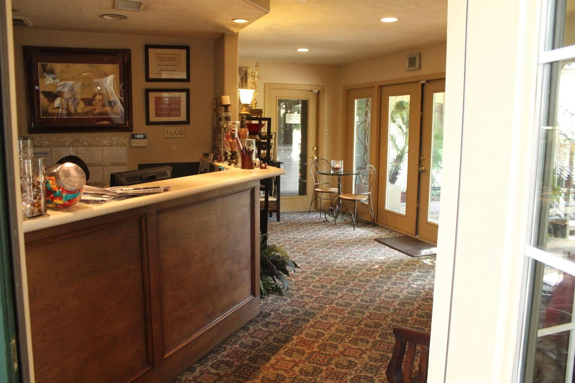 Vineyard Court Designer 3* College Station