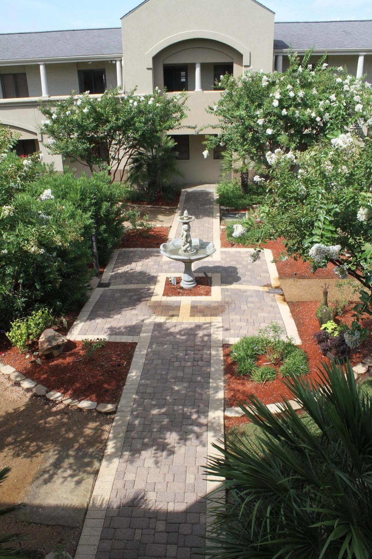 Vineyard Court Designer Hotel 3*