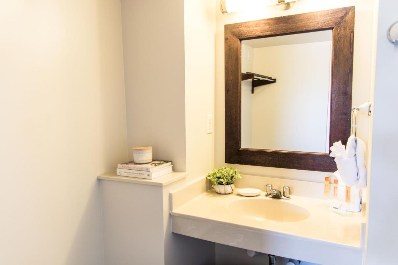 Hotel Vineyard Court Designer