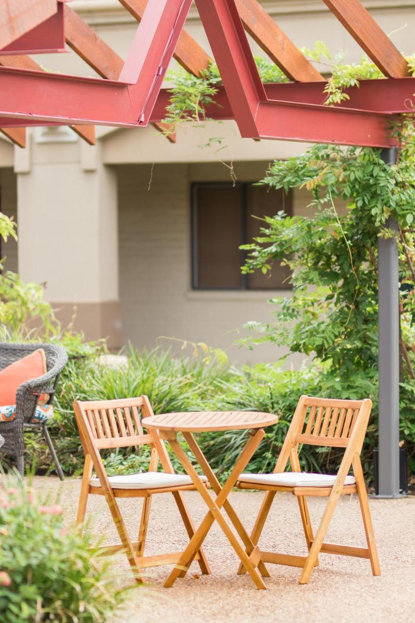 Hotel Vineyard Court Designer