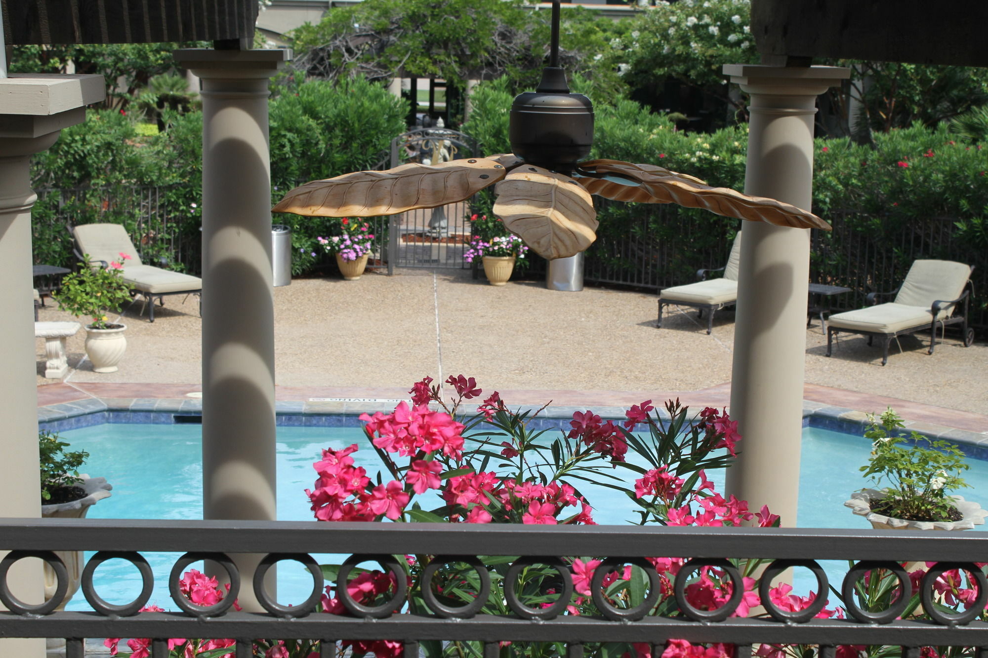 Vineyard Court Designer Hotel